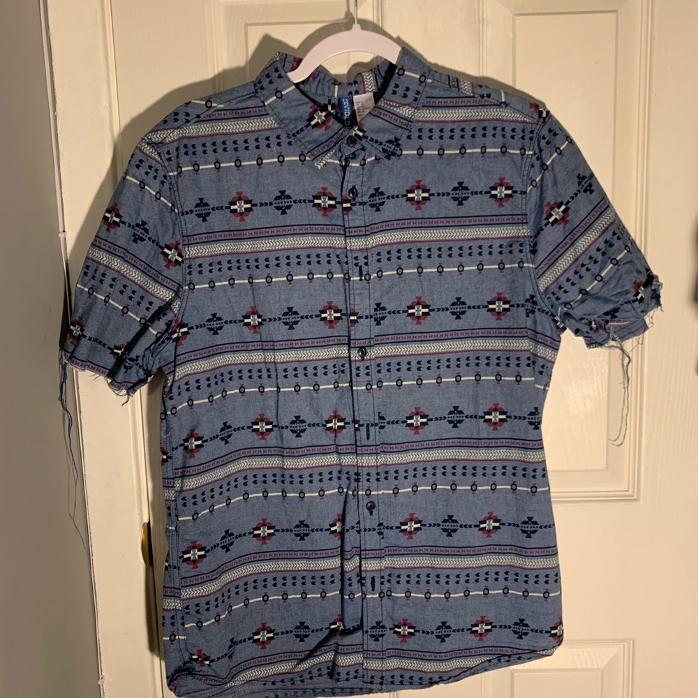 H&M short sleeve buttondown shirt Medium patterned